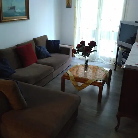 House Kirki Apartment